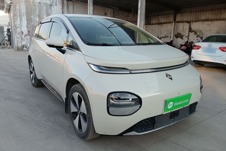 宝骏云朵 2023款 460 Pro车身外观3