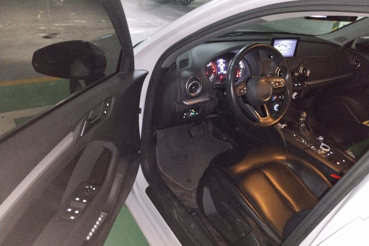 奥迪A3 2019款 Limousine 35 TFSI 进取型 国VI中控内饰20