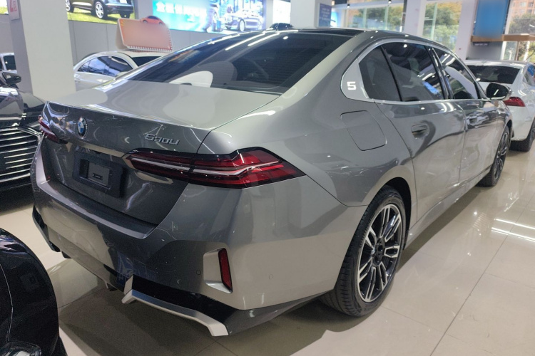 宝马5系 2024款 530Li 领先型 M运动套装车身外观6005