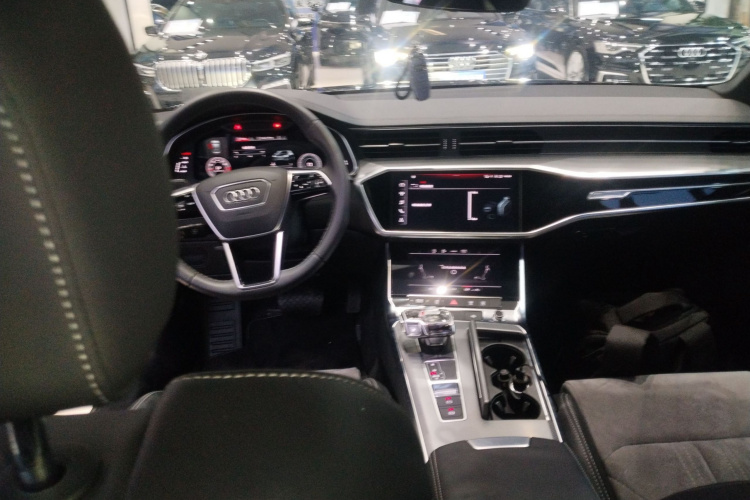 奥迪A6L 2021款 40 TFSI 豪华动感型中控内饰12