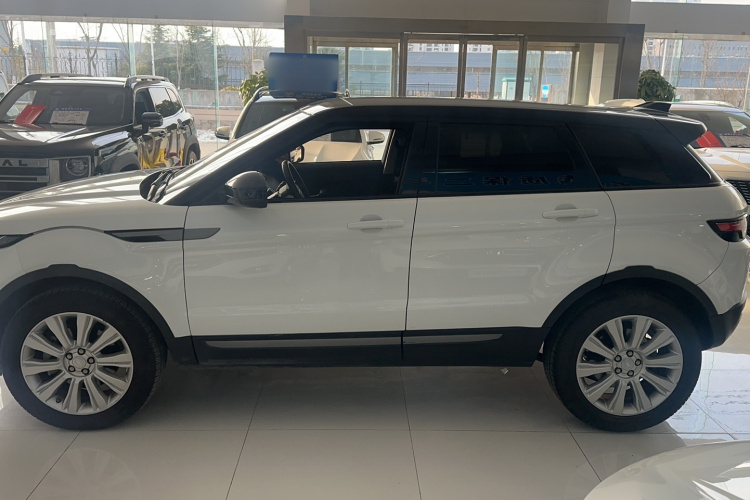 路虎 揽胜极光 2017款 2.0T SE 智耀版车身外观6005