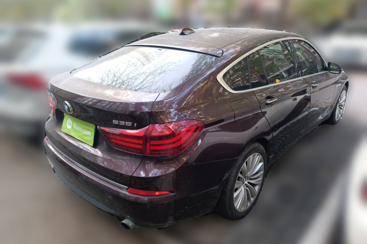 宝马5系GT 2014款 535i 豪华型车身外观7