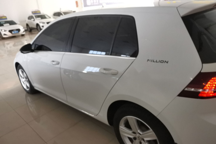 大众 高尔夫 2017款 230TSI 自动舒适百万辆纪念版车身外观4