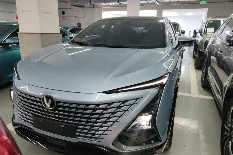 长安UNI-T 2023款 第二代 1.5T 旗舰型车身外观2