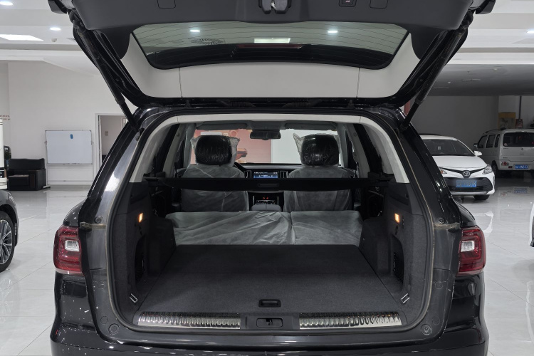 红旗HS7 2022款 3.0T 自动四驱智联旗畅版 五座中控内饰7003