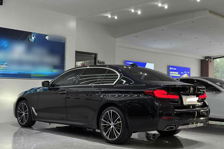 宝马5系 2023款 530Li 领先型 M运动套装车身外观6001