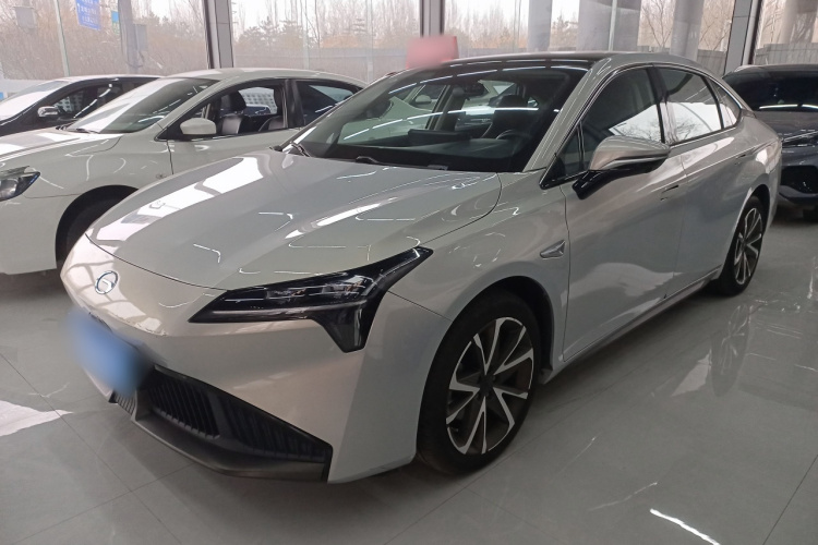 埃安 AION S Plus 2022款 70 智领版车身外观1