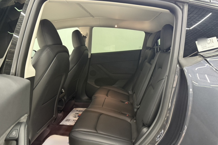 特斯拉 Model Y 2024款 后轮驱动版中控内饰7005