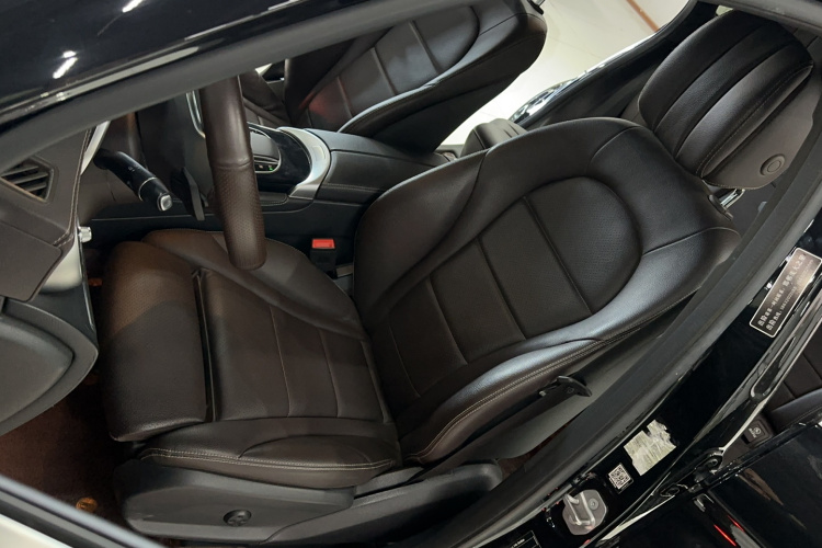 奔驰GLC 2021款 GLC 260 L 4MATIC 动感型局部细节19