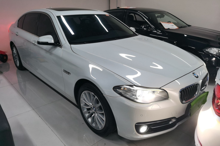 宝马5系 2014款 525Li 豪华设计套装车身外观3