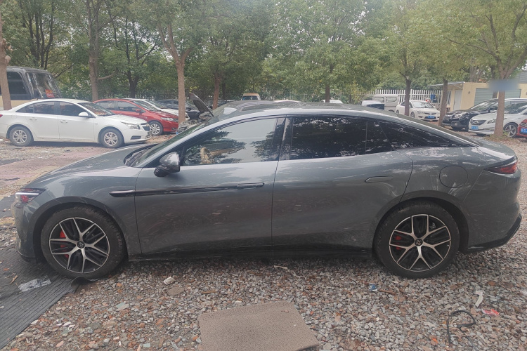 比亚迪 汉L 2025款 DM-p 四驱激光雷达旗舰型车身外观6003