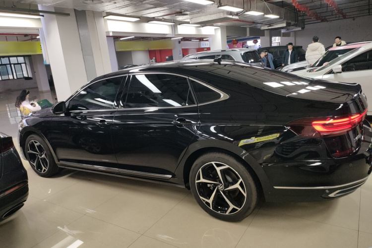 大众 帕萨特 2025款 出众款 380TSI 星空龙腾版车身外观6003