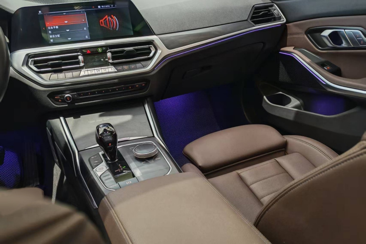 宝马3系 2021款 改款 325i M运动套装局部细节9001