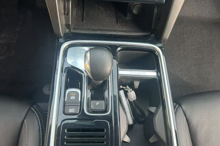 广汽传祺 传祺GS8 2020款 390T 两驱豪华智联版（七座）中控内饰7004