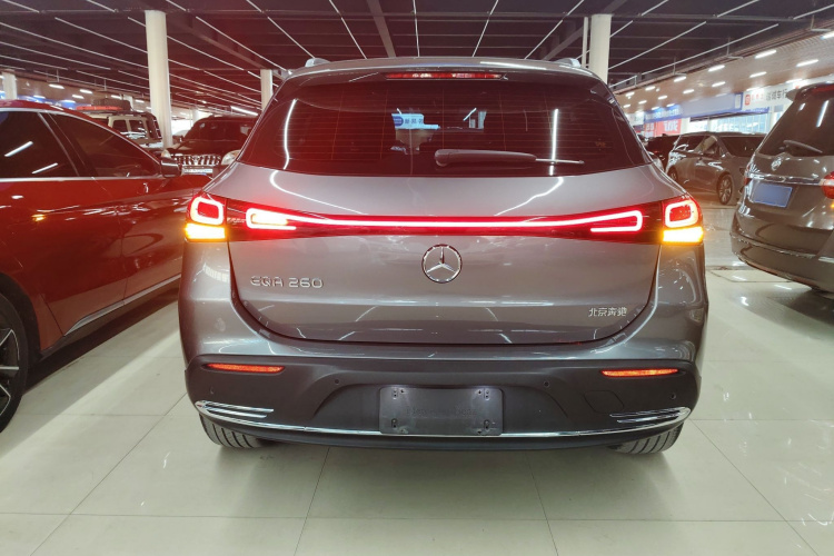 奔驰EQA 2023款 EQA 260车身外观6