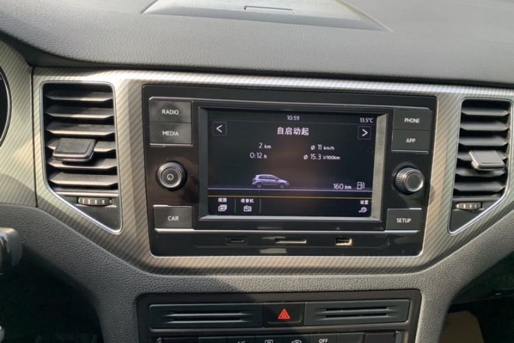 大众 高尔夫·嘉旅 2019款 280TSI 自动好奇型 国V中控内饰7005