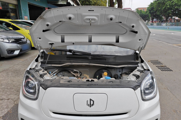 零跑汽车 零跑T03 2023款 310轻享版机舱底盘24