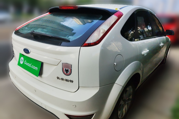 福特 福克斯 2013款 两厢经典 1.8L 自动基本型车身外观6005