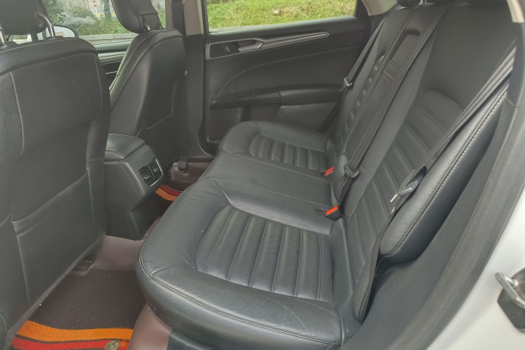 福特 蒙迪欧 2017款 EcoBoost 180 时尚型中控内饰7002