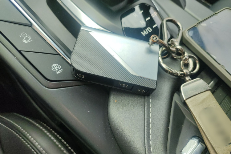 领克06 2023款 Remix 1.5T 劲Pro中控内饰7001