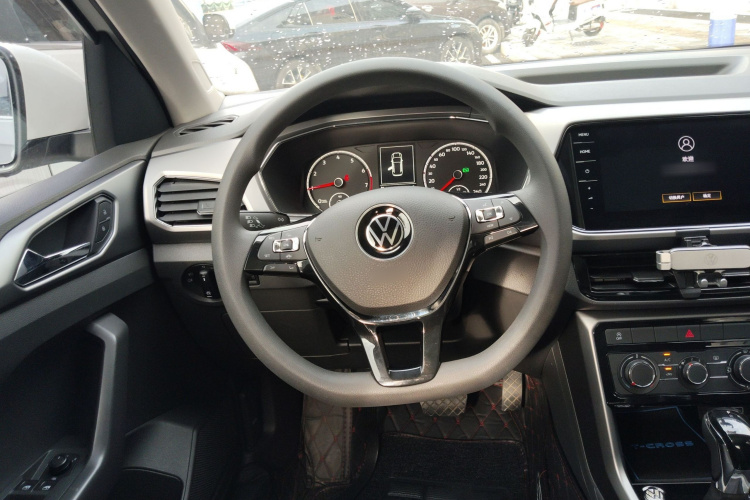 大众 途铠 2021款 1.5L 自动舒适版中控内饰13