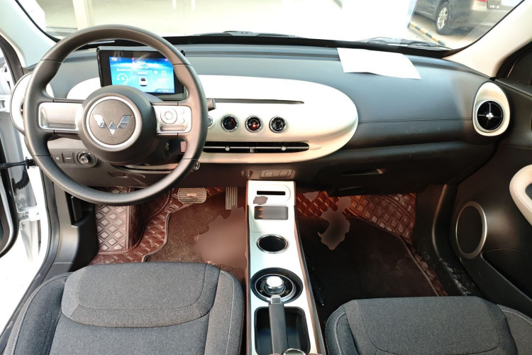 五菱汽车 五菱缤果 2024款 203km 轻享款中控内饰12