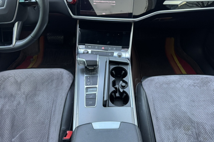 奥迪A6L 2021款 40 TFSI 豪华动感型中控内饰7004