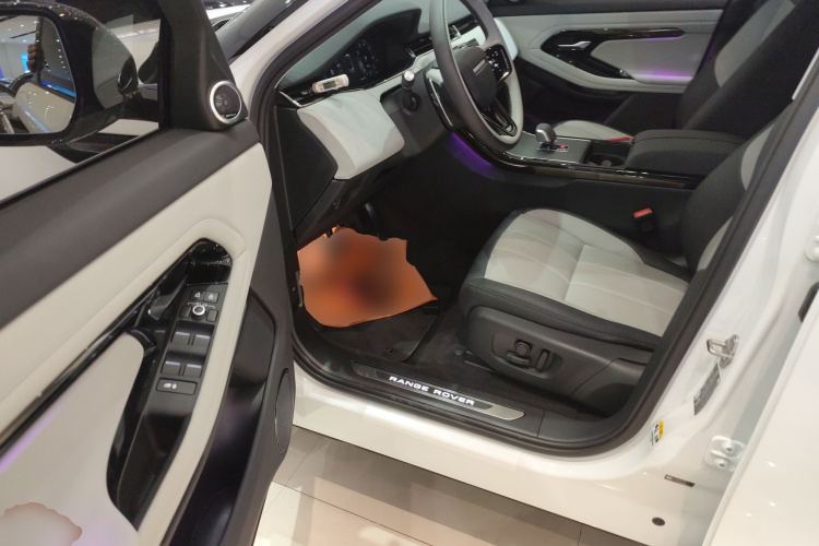 路虎 2024款 揽胜极光L SE 驭光尊耀版中控内饰20