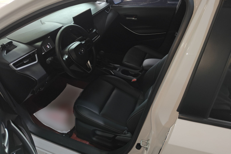 丰田 卡罗拉 2023款 1.8L 智能电混双擎 精英版局部细节19