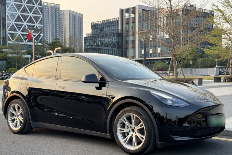 特斯拉 Model Y 2022款 改款 后轮驱动版车身外观6002
