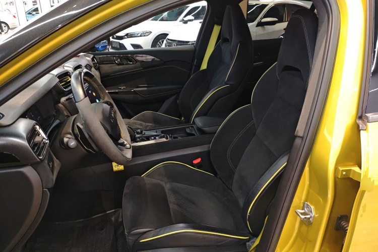 领克03 2019款 03+ 2.0TD 自动驭风版中控内饰19