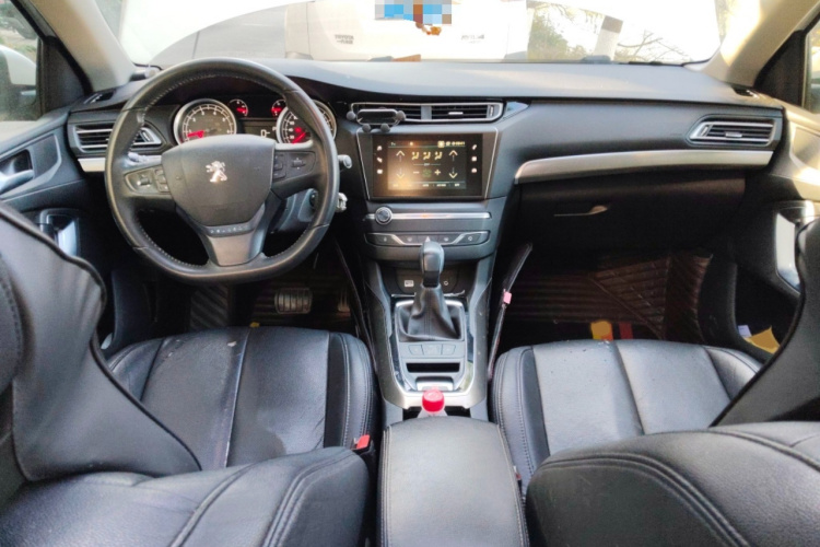 标致408 2018款 350THP 自动豪华版中控内饰7002