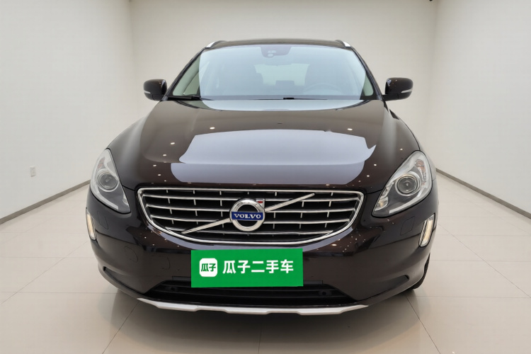 沃尔沃XC60 2017款 T5 AWD 智进版车身外观2
