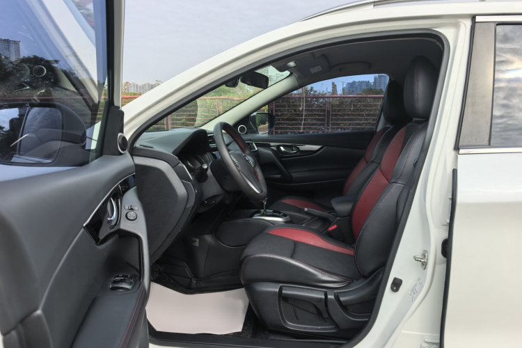 日产 逍客 2017款 2.0L CVT智享版 国V中控内饰7001