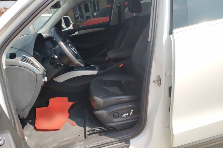 奥迪Q5 2016款 40 TFSI 进取型局部细节19