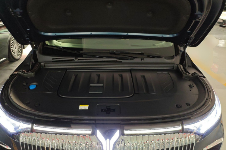 岚图汽车 岚图梦想家 2025款 EV 四驱旗舰鲲鹏版机舱底盘24