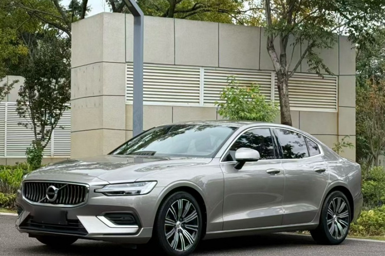 沃尔沃S60 2021款 T4 智远豪华版车身外观6008