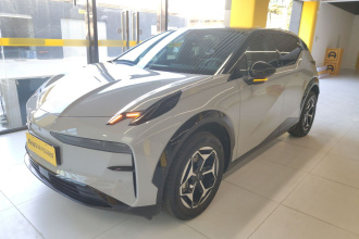 极氪X 2025款 五座后驱版