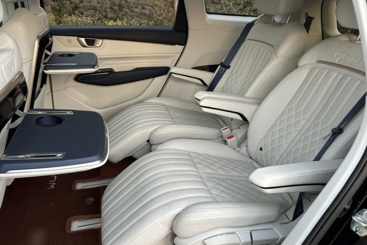 五菱汽车 五菱凯捷 2023款 2.0L DHT奢享型中控内饰7002