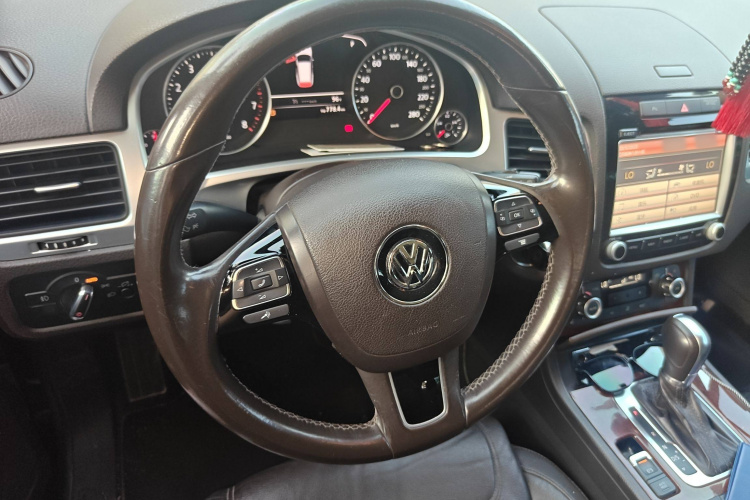 大众 途锐 2014款 3.0TSI 新锐版中控内饰13