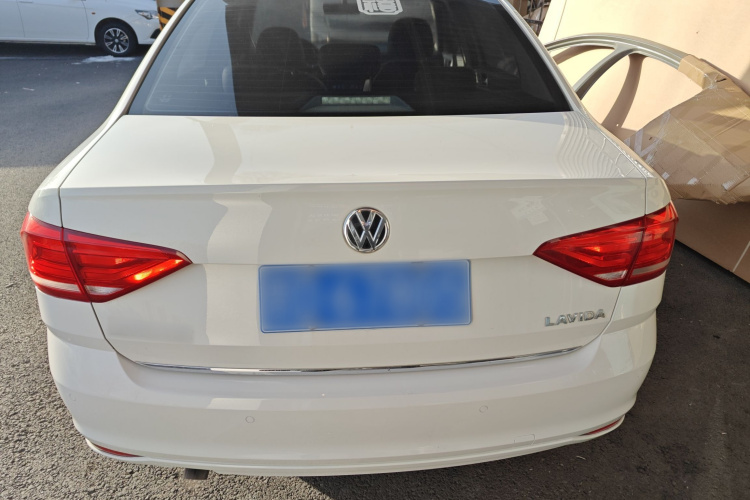 大众 朗逸 2017款 1.6L 手动舒适版车身外观6