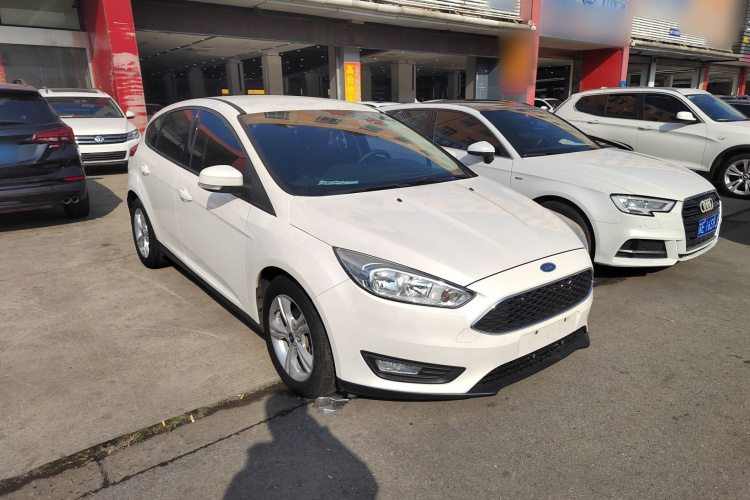 福特 福克斯 2015款 两厢 1.6L 自动舒适型车身外观6002