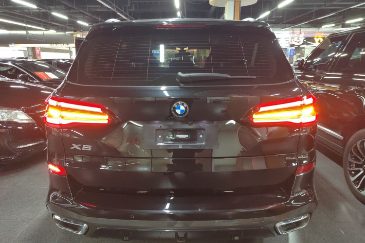 宝马X5(进口) 2022款 xDrive30i M运动套装车身外观6