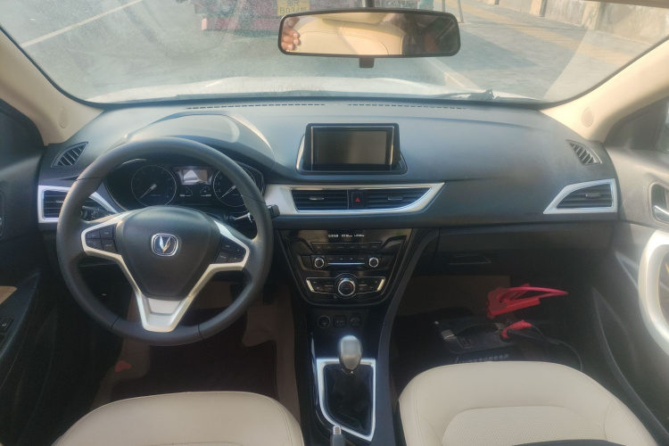 长安 悦翔V7 2015款 1.6L 手动乐享型 国V中控内饰12
