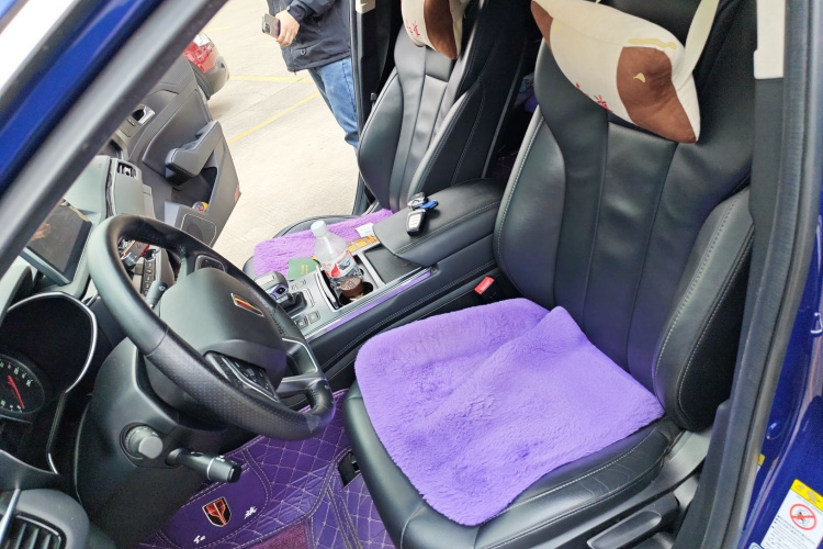 红旗H5 2022款 经典款 改款 1.5T DCT旗韵版中控内饰19