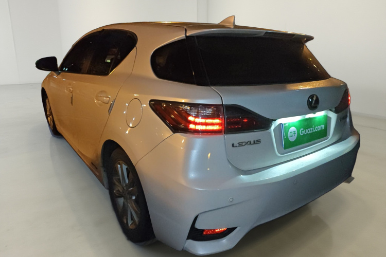 雷克萨斯CT 2014款 CT200h 精英版 单色车身外观5