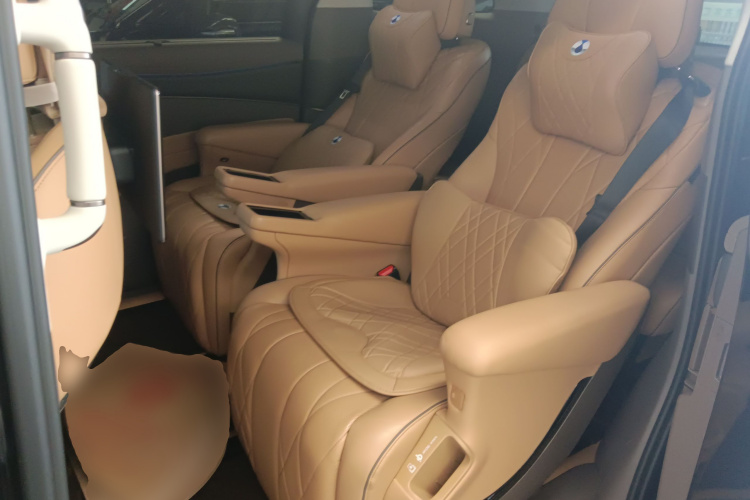 腾势D9 2022款 DM-i 970 四驱旗舰型中控内饰21