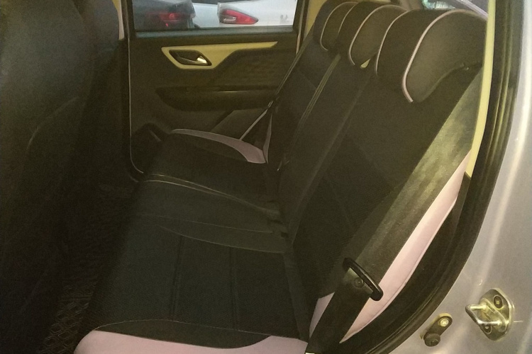 江淮钇为 钇为花仙子 2024款 挚爱版 301km Lite中控内饰7004