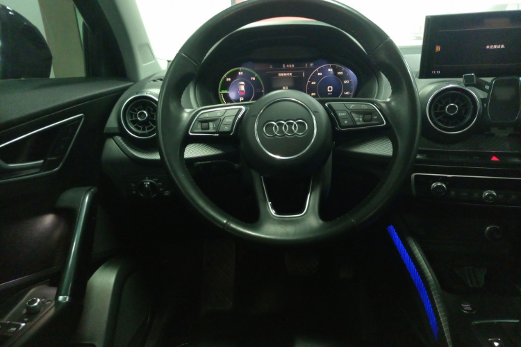 奥迪Q2L e-tron 2019款 Q2L e-tron 纯电智酷型中控内饰13