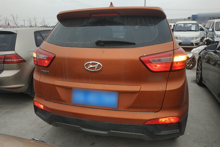 北京现代ix25 2015款 1.6L 自动两驱智能型GLS车身外观6